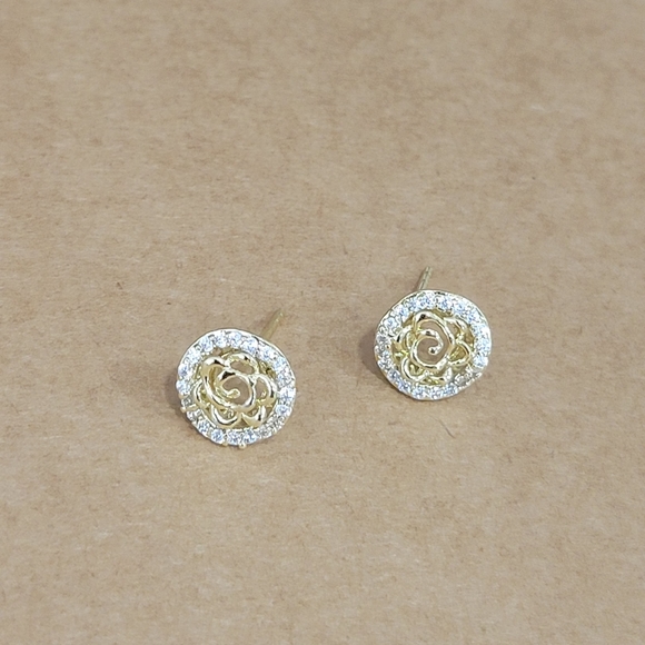 Round Earrings with Flower in the Center - Picture 3 of 3